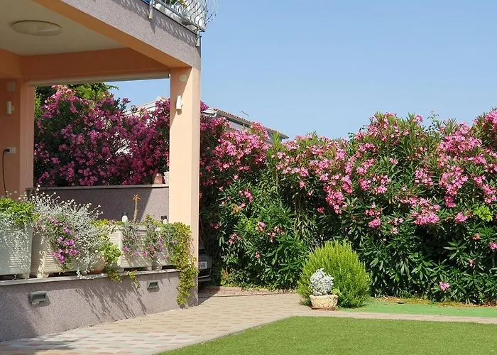 Appartement With Parking Space Tribunj, Vodice - 23680 *