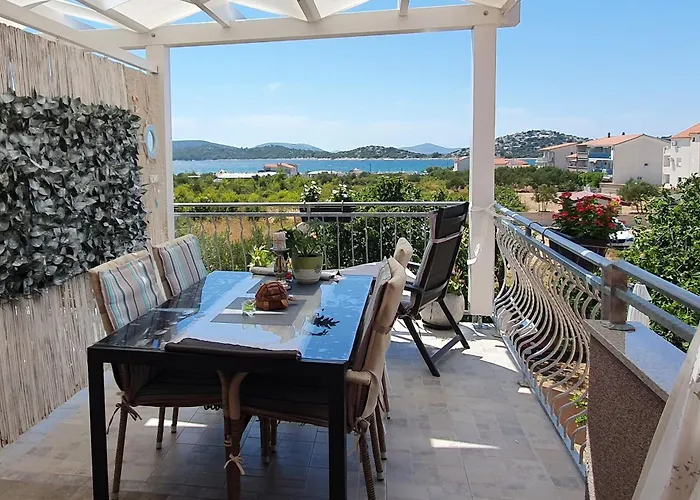 Appartement With Parking Space Tribunj, Vodice - 23680 *